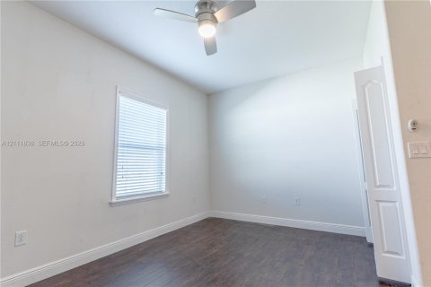 Villa ou maison à vendre à Port St. Lucie, Floride: 4 chambres, 225.2 m2 № 2429879 - photo 30