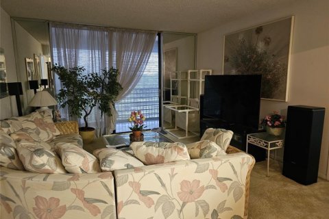 Condo in Lauderhill, Florida, 2 bedrooms  № 2083703 - photo 5