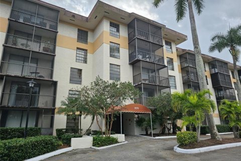 Condo in Lauderhill, Florida, 2 bedrooms  № 2083703 - photo 3