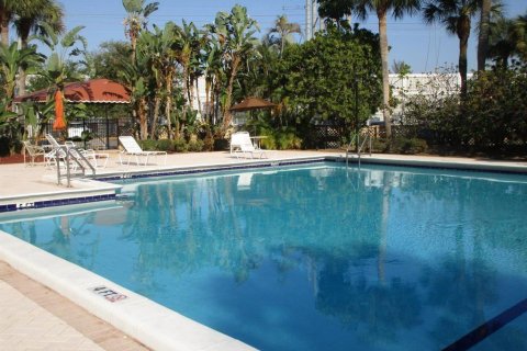Condo in Lauderhill, Florida, 2 bedrooms  № 2083703 - photo 18