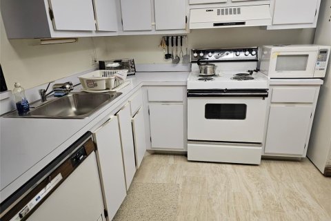 Condo in Lauderhill, Florida, 2 bedrooms  № 2083703 - photo 6