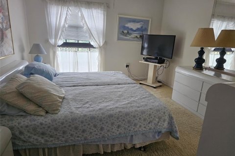 Condo in Lauderhill, Florida, 2 bedrooms  № 2083703 - photo 9