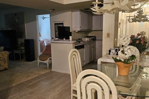 Condo in Lauderhill, Florida, 2 bedrooms  № 2083703 - photo 7