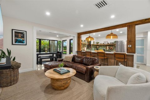 Casa en venta en Sarasota, Florida, 2 dormitorios, 125.33 m2 № 2349427 - foto 6