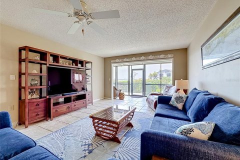 Condo in Sarasota, Florida, 2 bedrooms  № 2215013 - photo 28