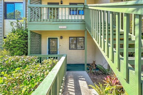 Condo in Sarasota, Florida, 2 bedrooms  № 2215013 - photo 5