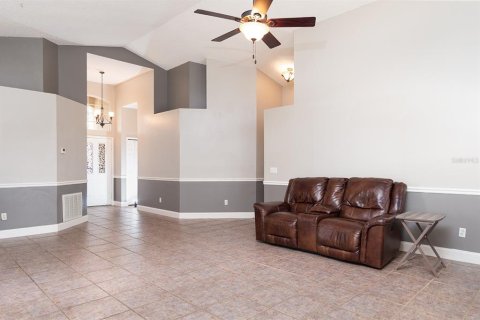 House in Apopka, Florida 3 bedrooms, 155.43 sq.m. № 1822906 - photo 5