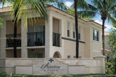 Condo in Miramar, Florida, 2 bedrooms  № 2043206 - photo 4