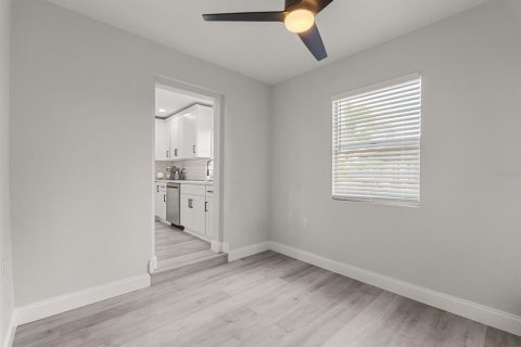 House in Orlando, Florida 2 bedrooms, 84.08 sq.m. № 1658431 - photo 11