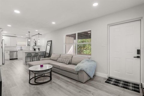House in Orlando, Florida 2 bedrooms, 84.08 sq.m. № 1658431 - photo 5