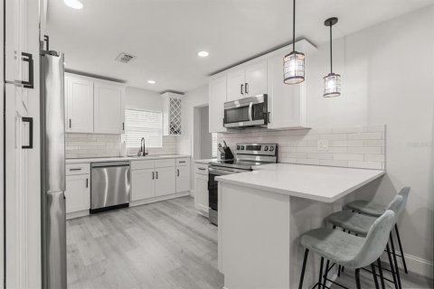 House in Orlando, Florida 2 bedrooms, 84.08 sq.m. № 1658431 - photo 9