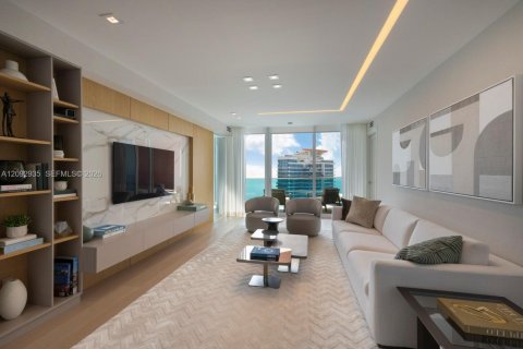 Condo in Miami Beach, Florida, 2 bedrooms № 2382858 - photo 2