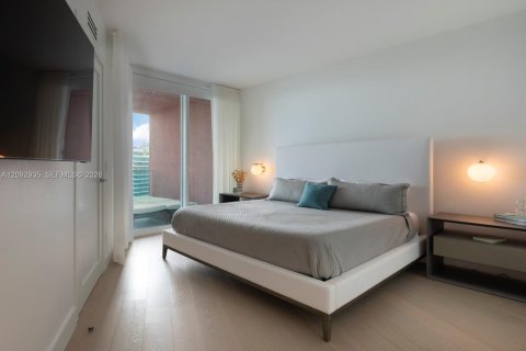 Condo in Miami Beach, Florida, 2 bedrooms № 2382858 - photo 14