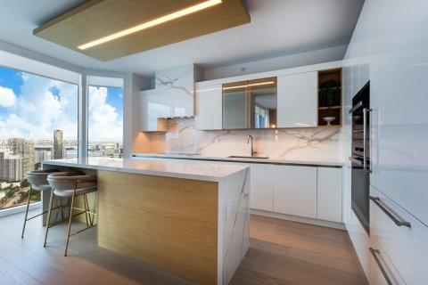 Condo in Miami Beach, Florida, 2 bedrooms № 2382858 - photo 6