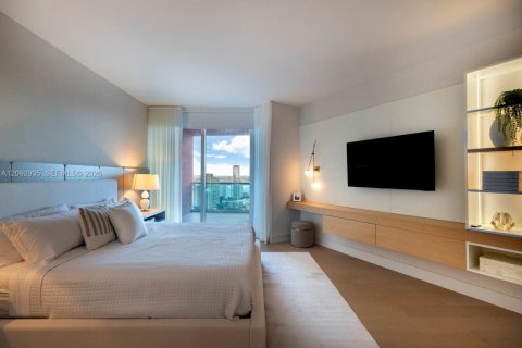 Condo in Miami Beach, Florida, 2 bedrooms № 2382858 - photo 10