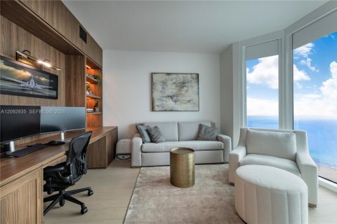 Condo in Miami Beach, Florida, 2 bedrooms № 2382858 - photo 17