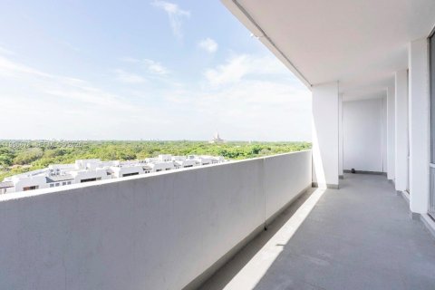 Condominio en alquiler en Coral Gables, Florida, 1 dormitorio, 78.04 m2 № 2064178 - foto 6