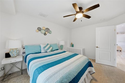 House in Punta Gorda, Florida 3 bedrooms, 182.09 sq.m. № 2102898 - photo 23
