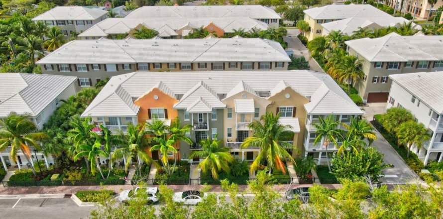 Adosado en Delray Beach, Florida 3 dormitorios, 172.8 m2 № 882430