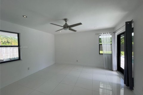 Villa ou maison à louer à North Miami, Floride: 3 chambres, 246.19 m2 № 2281412 - photo 21