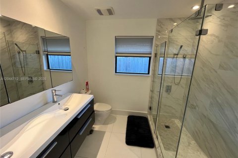 Villa ou maison à louer à North Miami, Floride: 3 chambres, 246.19 m2 № 2281412 - photo 22