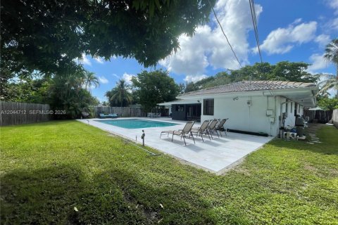 Villa ou maison à louer à North Miami, Floride: 3 chambres, 246.19 m2 № 2281412 - photo 3