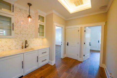 House in Saint Petersburg, Florida 5 bedrooms, 361.67 sq.m. № 1791617 - photo 29
