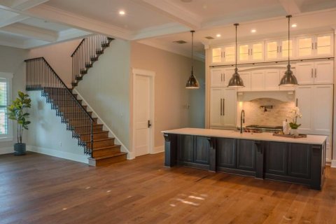 House in Saint Petersburg, Florida 5 bedrooms, 361.67 sq.m. № 1791617 - photo 17