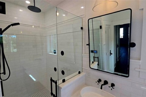 House in Saint Petersburg, Florida 5 bedrooms, 361.67 sq.m. № 1791617 - photo 24