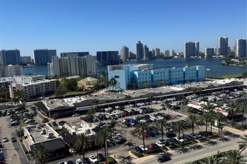 Copropriété à vendre à Sunny Isles Beach, Floride: 61.69 m2 № 1976884 - photo 16