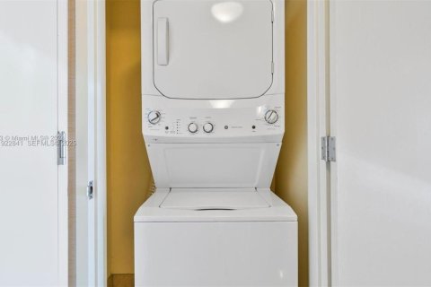 Copropriété à vendre à Sunny Isles Beach, Floride: 61.69 m2 № 1976884 - photo 13