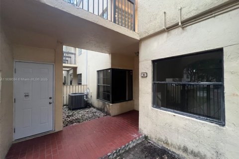 Condo in Miami, Florida, 3 bedrooms  № 1825687 - photo 24