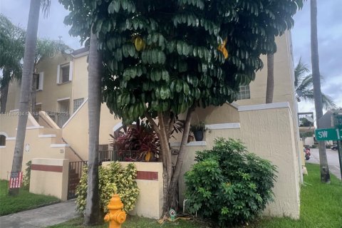 Condo in Miami, Florida, 3 bedrooms  № 1825687 - photo 3