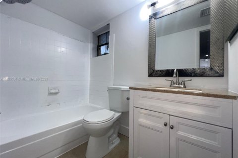 Condo in Miami, Florida, 3 bedrooms  № 1825687 - photo 9