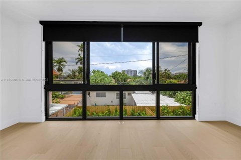 Townhouse in Miami, Florida 3 bedrooms № 1596137 - photo 28
