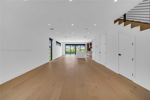 Townhouse in Miami, Florida 3 bedrooms № 1596137 - photo 20