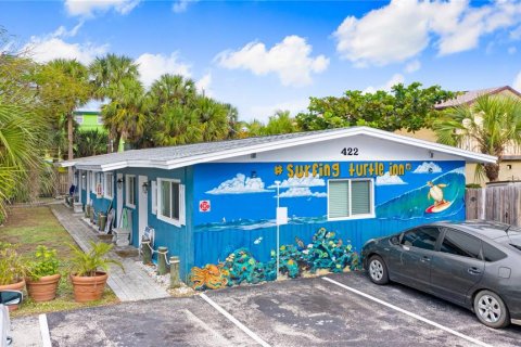 Commercial property in Cape Canaveral, Florida 164.99 sq.m. № 1744342 - photo 1