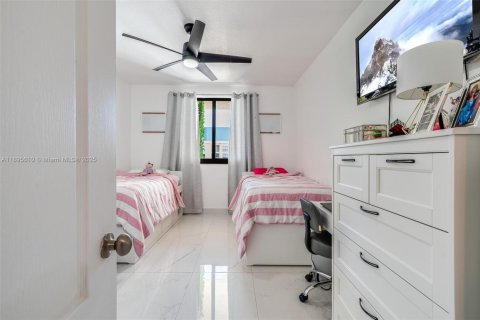 Copropriété à vendre à Fort Lauderdale, Floride: 2 chambres, 105.07 m2 № 1952024 - photo 13