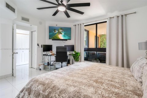 Copropriété à vendre à Fort Lauderdale, Floride: 2 chambres, 105.07 m2 № 1952024 - photo 12