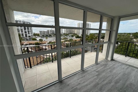 Снять в аренду кондоминиум в Халландейл-Бич, Флорида 2 спальни, 132.85м2, № 1959654 - фото 10