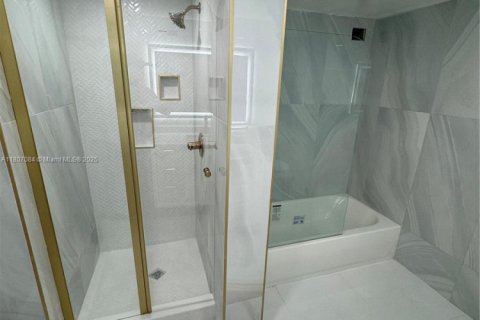 Снять в аренду кондоминиум в Халландейл-Бич, Флорида 2 спальни, 132.85м2, № 1959654 - фото 11