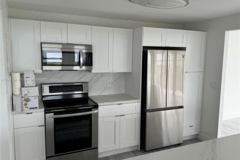 Снять в аренду кондоминиум в Халландейл-Бич, Флорида 2 спальни, 132.85м2, № 1959654 - фото 6