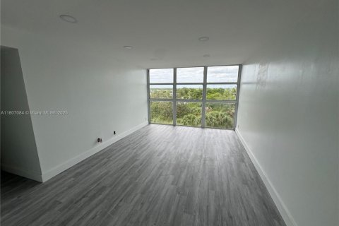 Снять в аренду кондоминиум в Халландейл-Бич, Флорида 2 спальни, 132.85м2, № 1959654 - фото 9