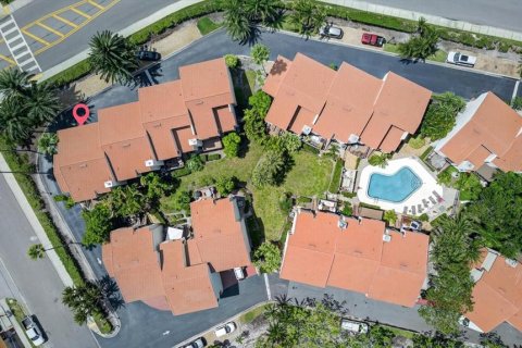 Townhouse in Clearwater, Florida 3 bedrooms, 191.56 sq.m. № 2111380 - photo 6