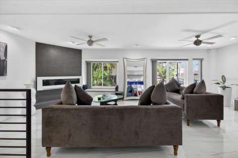 Townhouse in Clearwater, Florida 3 bedrooms, 191.56 sq.m. № 2111380 - photo 14