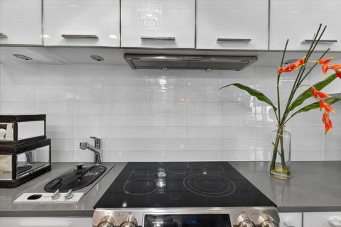 Townhouse in Clearwater, Florida 3 bedrooms, 191.56 sq.m. № 2111380 - photo 28