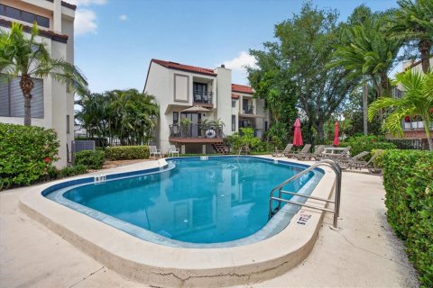 Townhouse in Clearwater, Florida 3 bedrooms, 191.56 sq.m. № 2111380 - photo 5