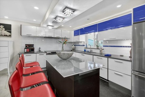 Townhouse in Clearwater, Florida 3 bedrooms, 191.56 sq.m. № 2111380 - photo 25