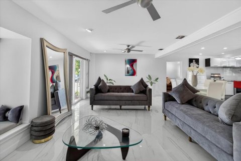 Townhouse in Clearwater, Florida 3 bedrooms, 191.56 sq.m. № 2111380 - photo 18