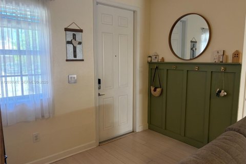 Touwnhouse à louer à Homestead, Floride: 3 chambres, 140.47 m2 № 2089649 - photo 3